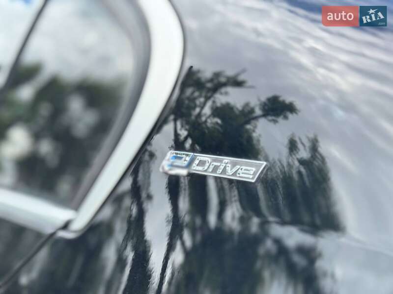 Седан BMW 3 Series 2016 в Львові