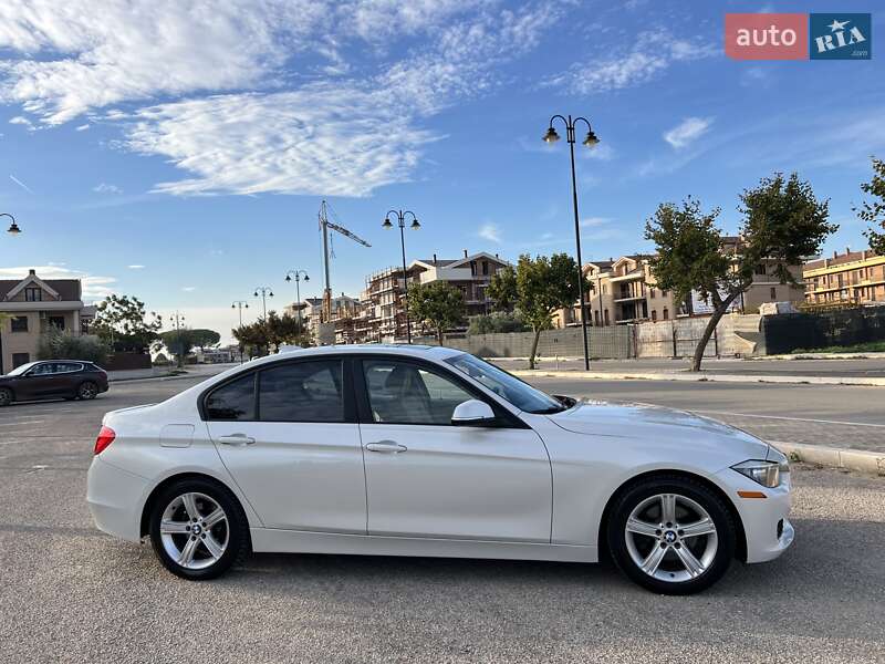 Седан BMW 3 Series 2013 в Львові