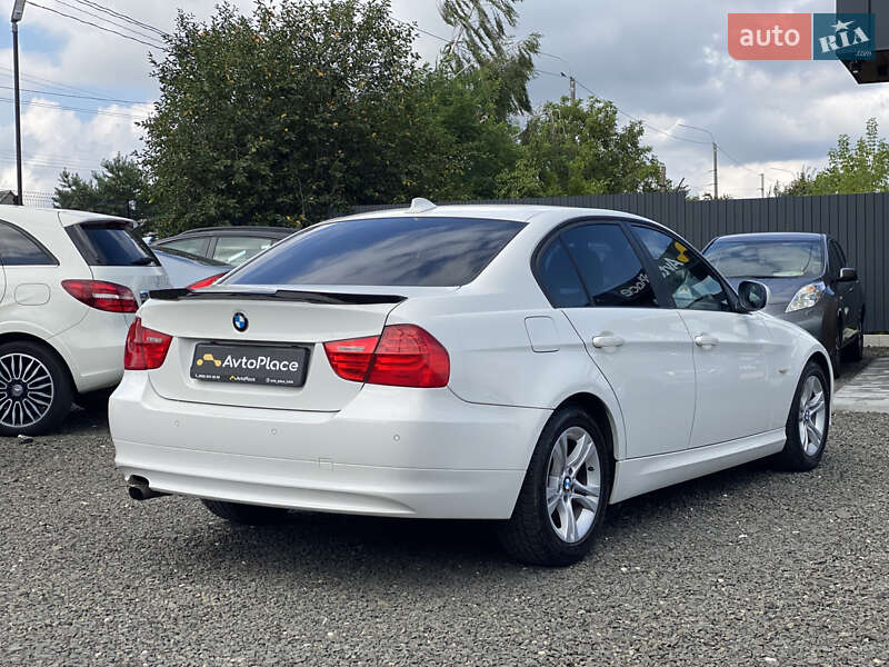 Седан BMW 3 Series 2009 в Луцке