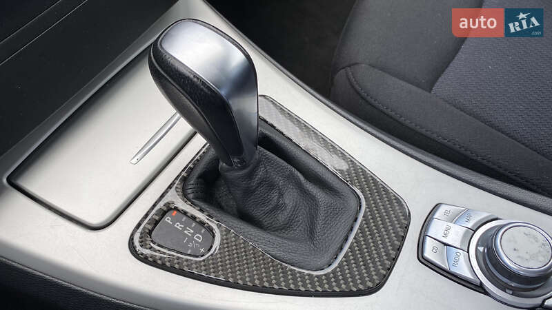 Седан BMW 3 Series 2009 в Луцке
