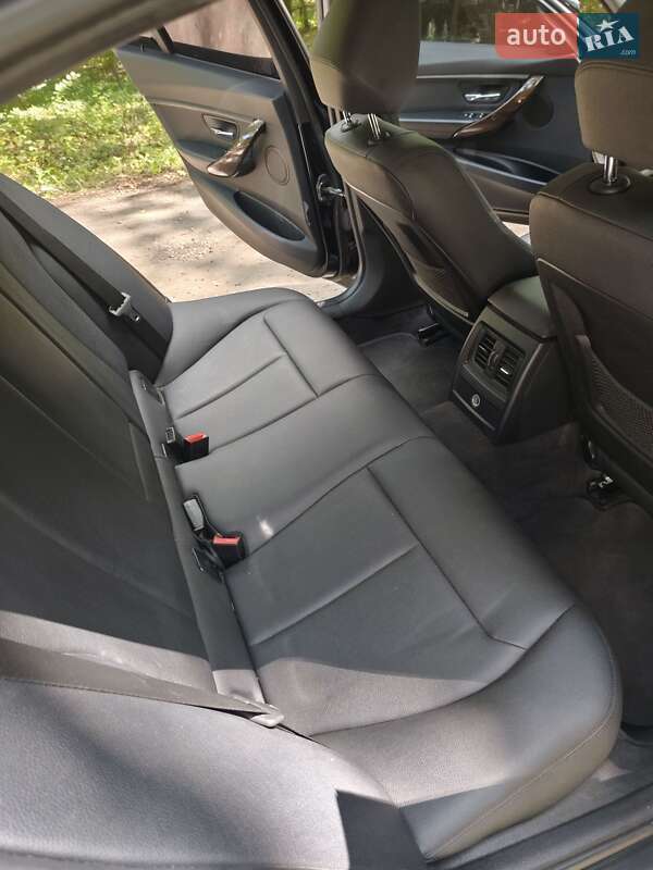 Седан BMW 3 Series 2015 в Луцьку