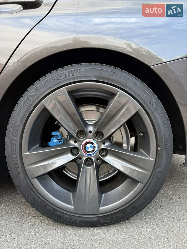 Универсал BMW 3 Series 2015 в Киеве