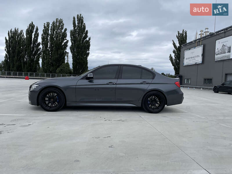 Седан BMW 3 Series 2015 в Киеве
