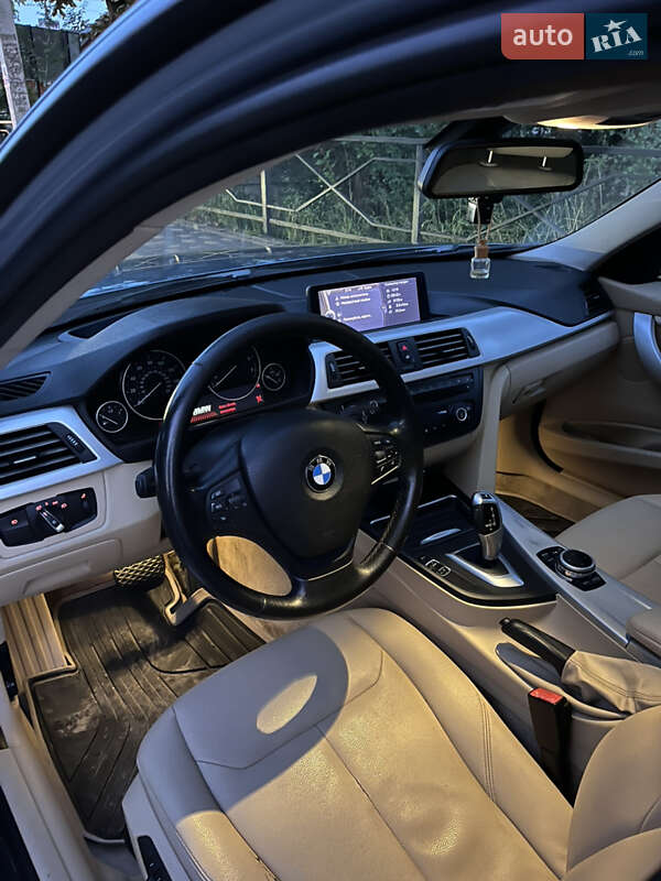 Седан BMW 3 Series 2012 в Косове