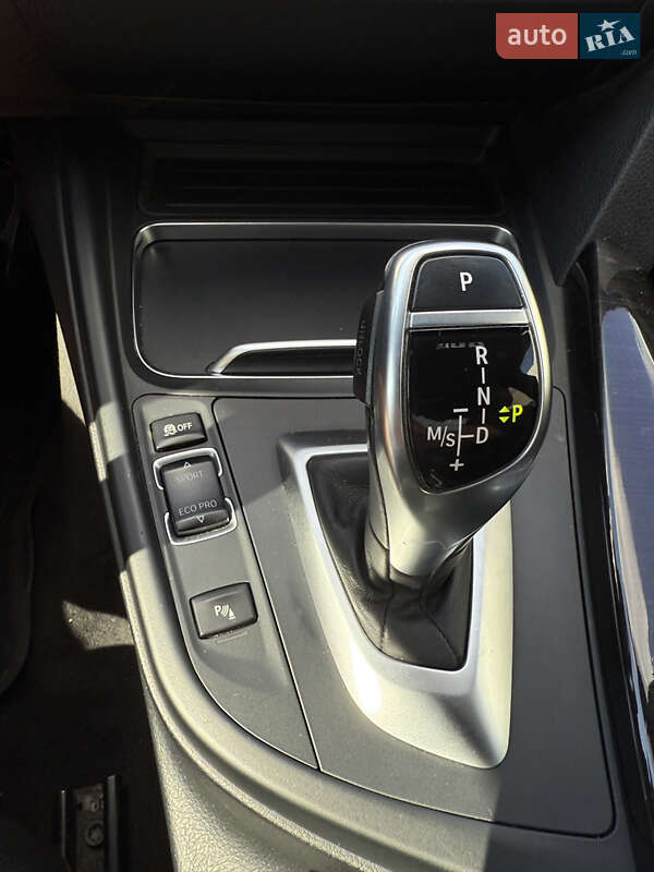 Седан BMW 3 Series 2017 в Киеве