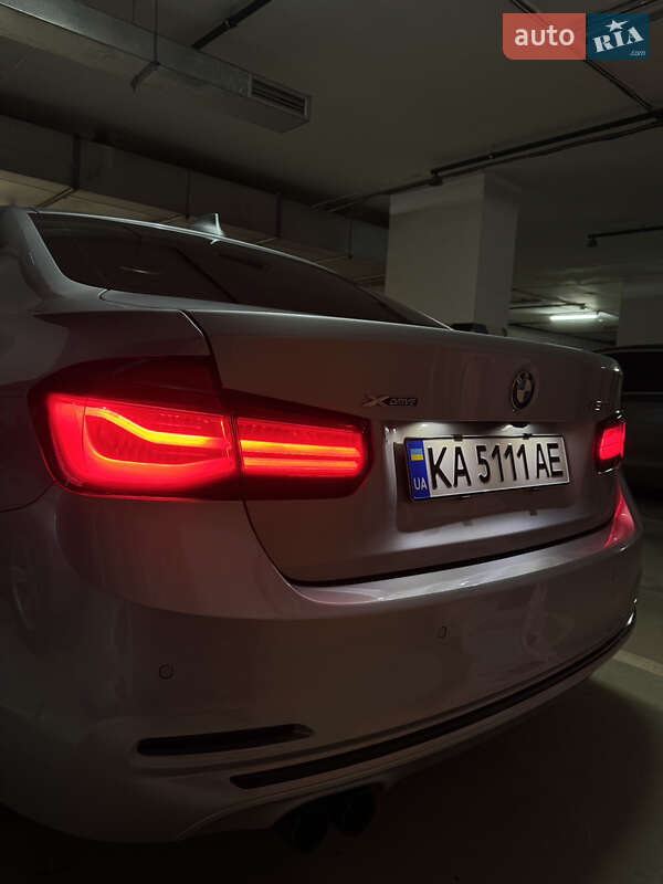 Седан BMW 3 Series 2017 в Киеве