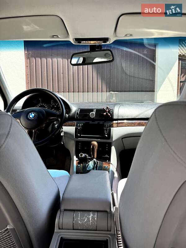 Седан BMW 3 Series 2002 в Млинове