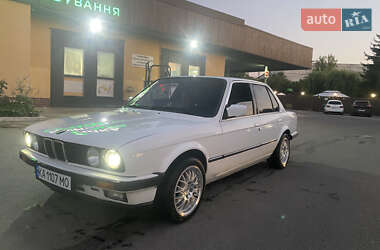 Седан BMW 3 Series 1987 в Виннице