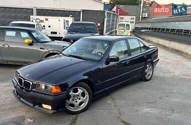 Седан BMW 3 Series 1995 в Киеве