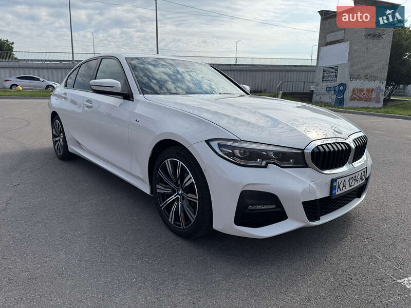 Седан BMW 3 Series 2019 в Киеве