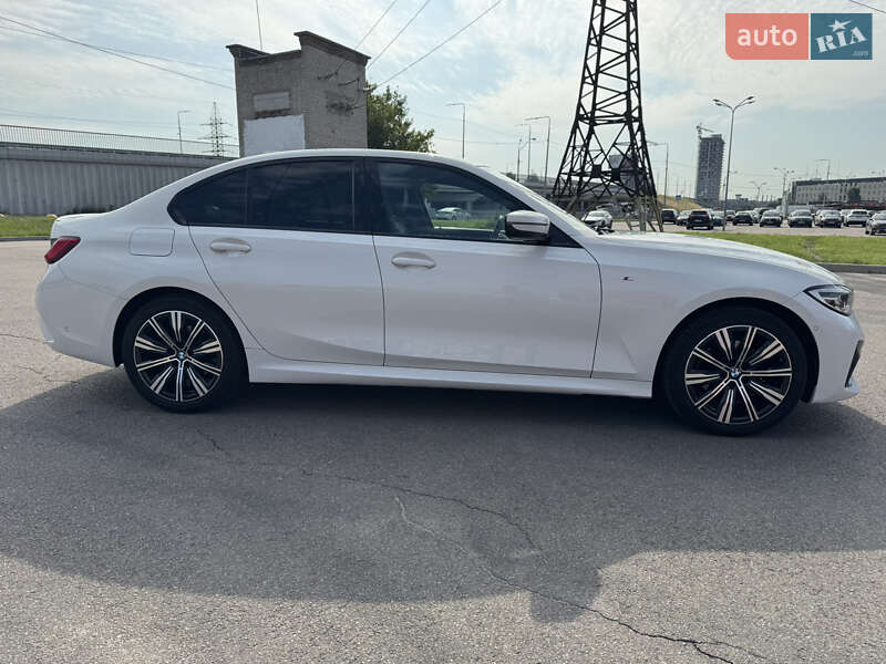 Седан BMW 3 Series 2019 в Киеве
