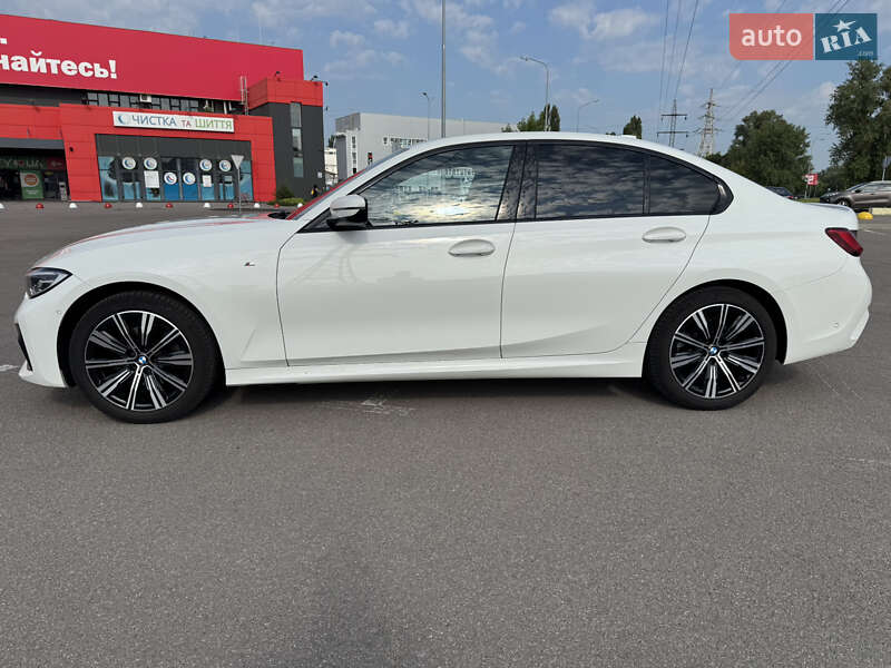 Седан BMW 3 Series 2019 в Киеве