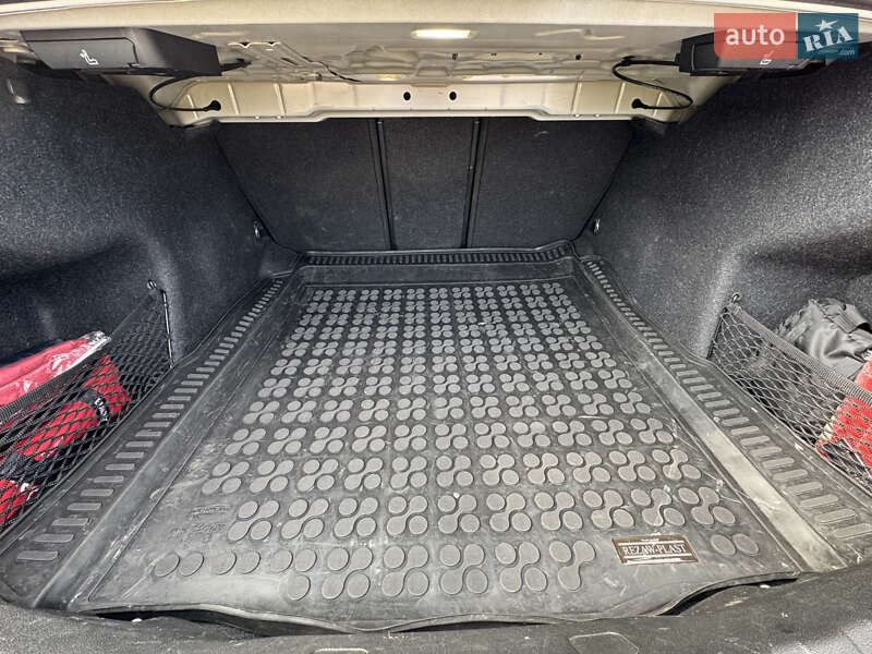 Седан BMW 3 Series 2019 в Киеве