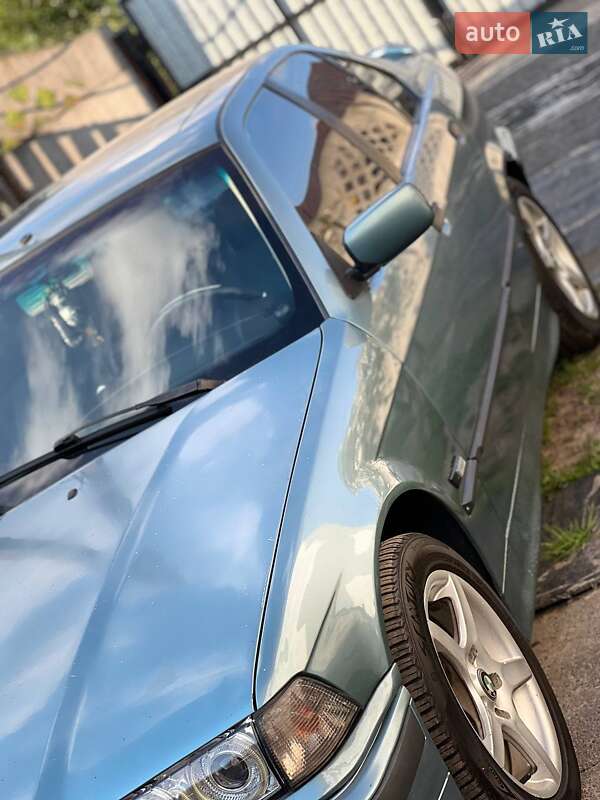Седан BMW 3 Series 1996 в Шептицькому