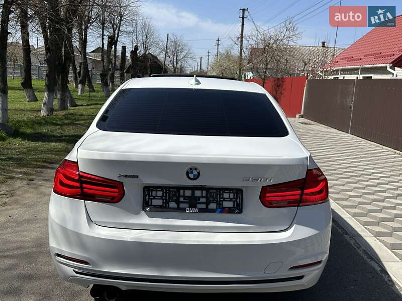 Седан BMW 3 Series 2018 в Тульчині