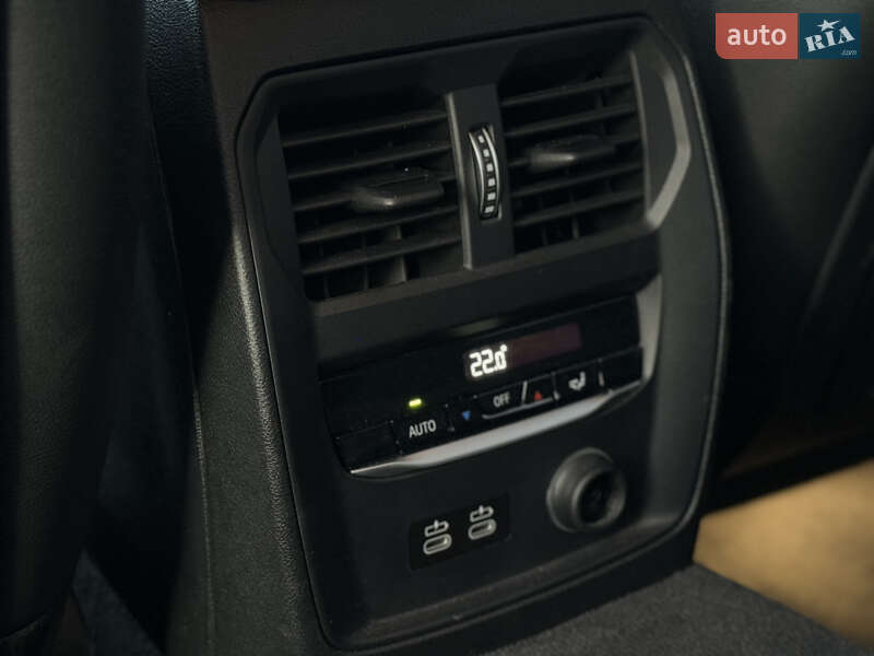 Седан BMW 3 Series 2019 в Александрие