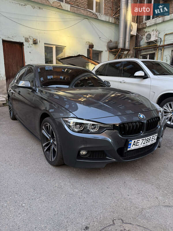 Седан BMW 3 Series 2017 в Днепре