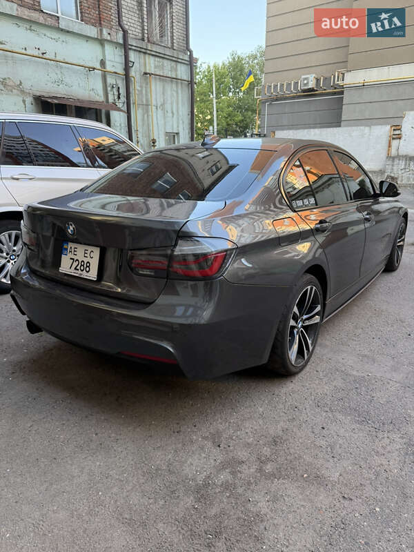 Седан BMW 3 Series 2017 в Днепре
