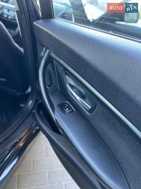 Седан BMW 3 Series 2016 в Луцке