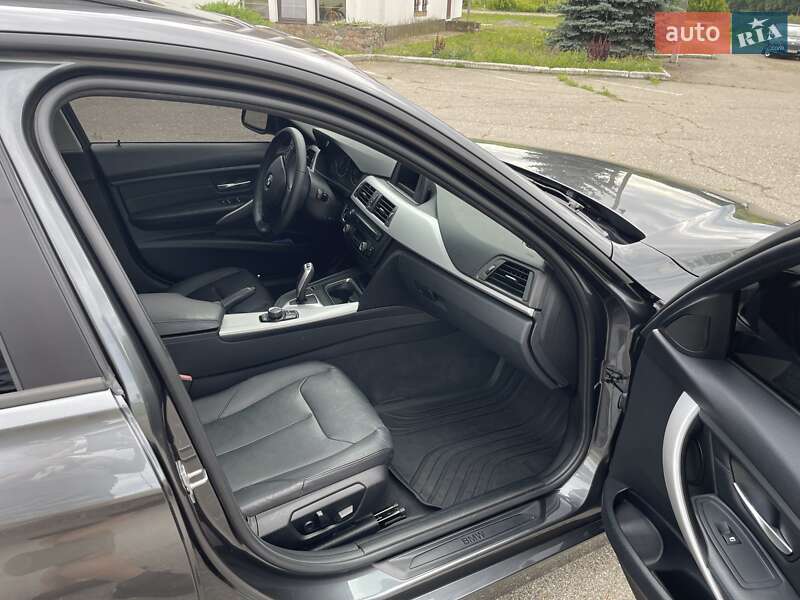 Седан BMW 3 Series 2013 в Кропивницком