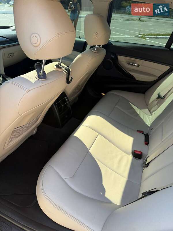 Седан BMW 3 Series 2016 в Києві