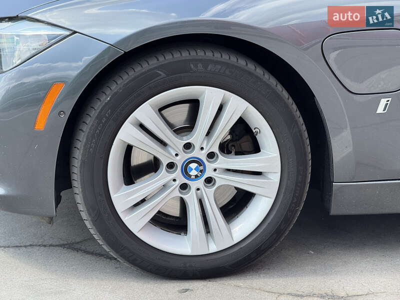 Седан BMW 3 Series 2017 в Киеве