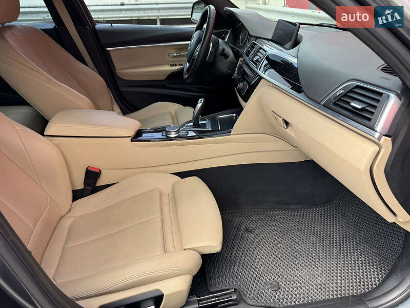 Седан BMW 3 Series 2017 в Киеве