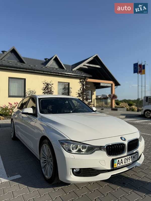 Седан BMW 3 Series 2013 в Виннице