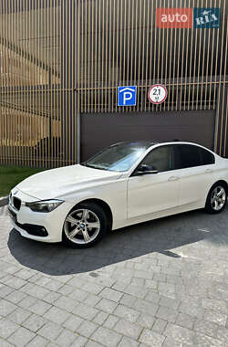 Седан BMW 3 Series 2014 в Львові