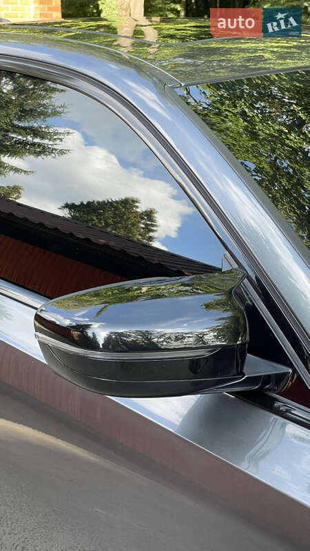 Седан BMW 3 Series 2019 в Львові