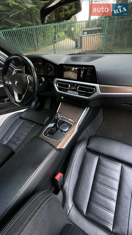 Седан BMW 3 Series 2019 в Львові