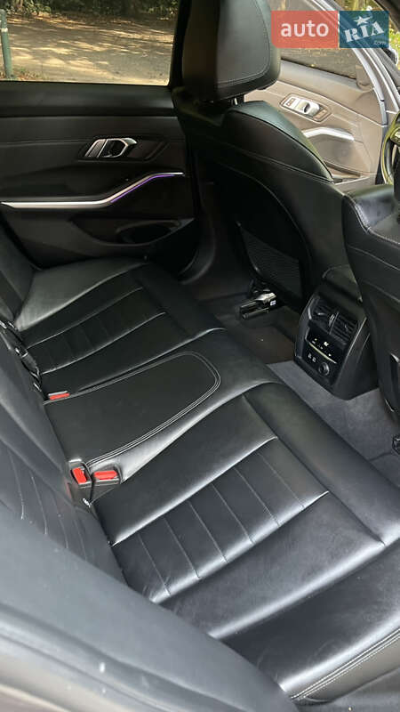 Седан BMW 3 Series 2019 в Львові
