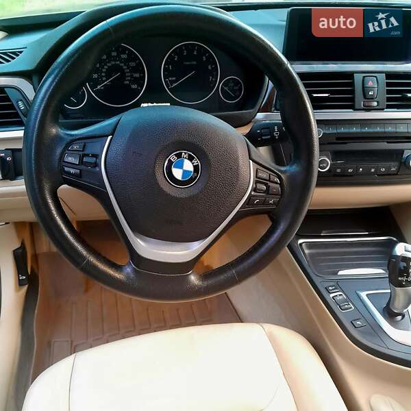Седан BMW 3 Series 2013 в Львові