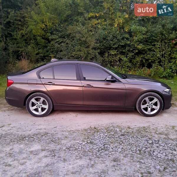 Седан BMW 3 Series 2013 в Львові