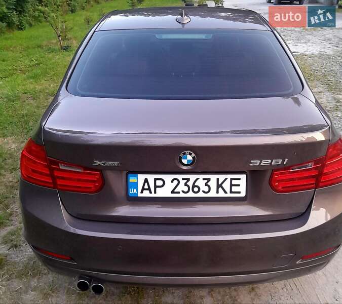 Седан BMW 3 Series 2013 в Львові