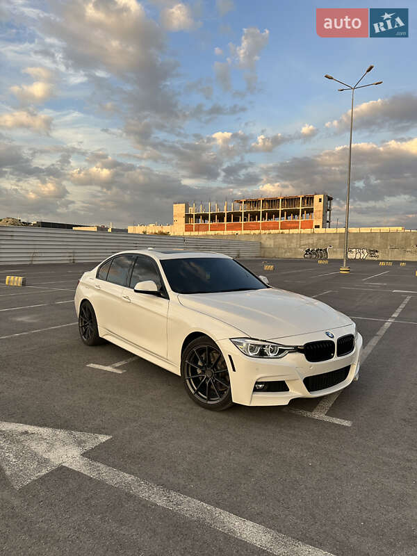 Седан BMW 3 Series 2017 в Львові