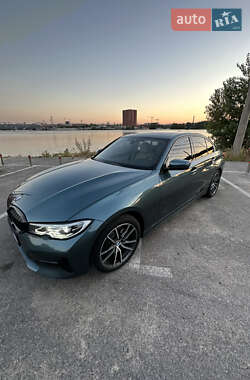 Седан BMW 3 Series 2019 в Киеве