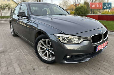 Седан BMW 3 Series 2018 в Нововолинську