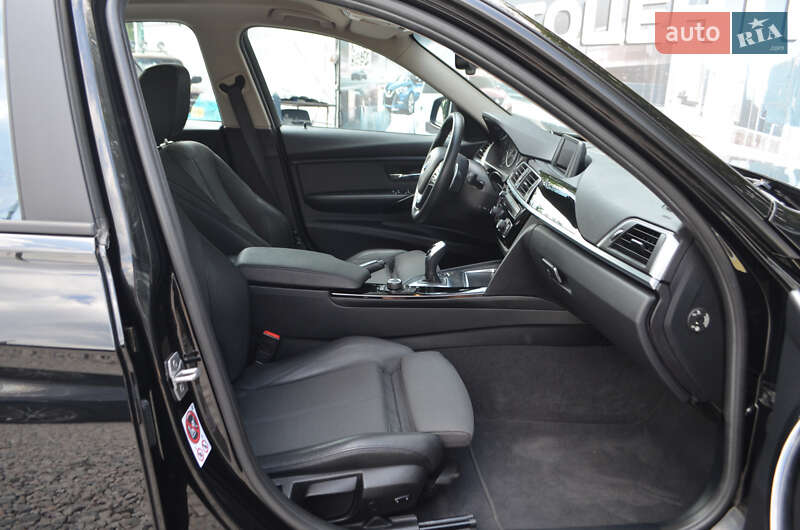 Седан BMW 3 Series 2016 в Києві