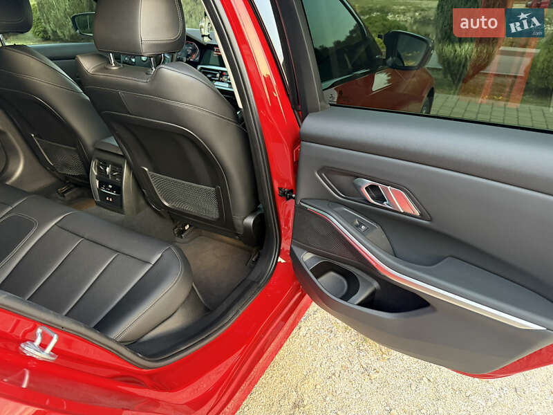 Седан BMW 3 Series 2022 в Дніпрі