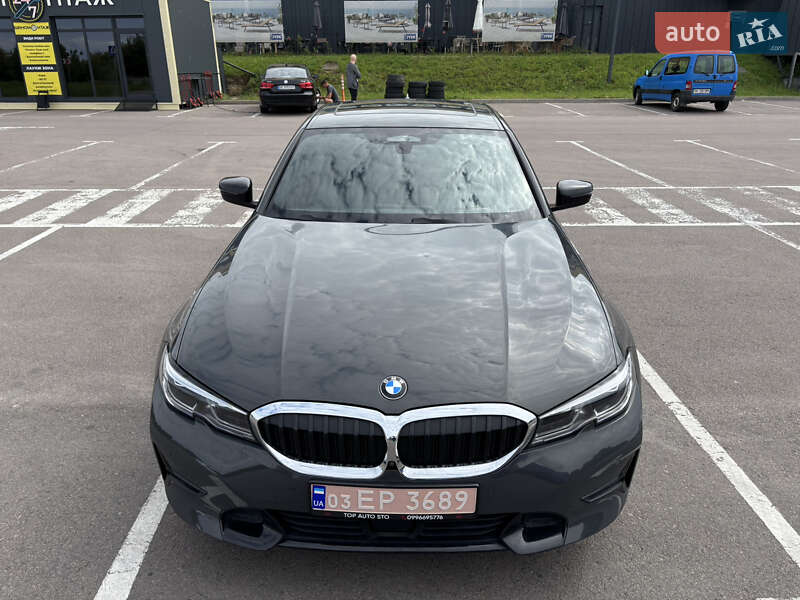 Седан BMW 3 Series 2019 в Рівному