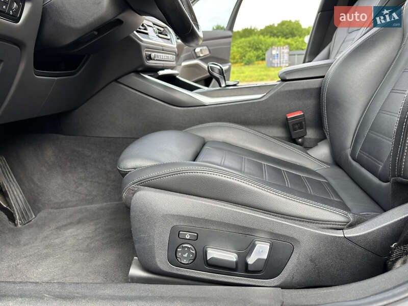 Седан BMW 3 Series 2019 в Рівному