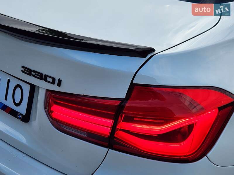 Седан BMW 3 Series 2017 в Ровно