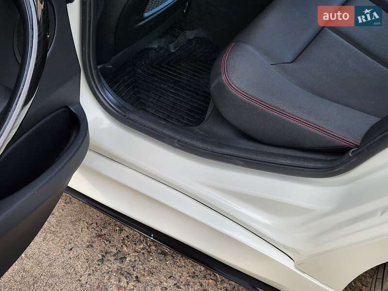 Седан BMW 3 Series 2017 в Ровно