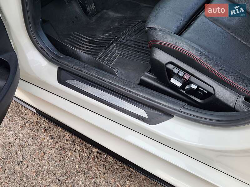 Седан BMW 3 Series 2017 в Ровно