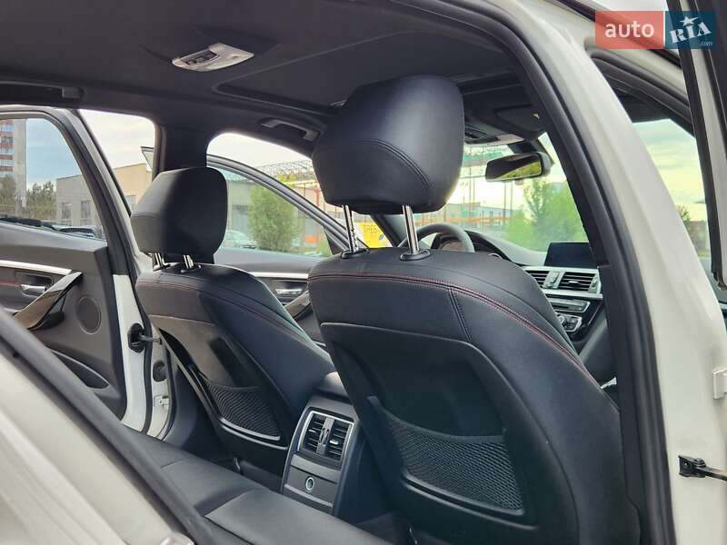 Седан BMW 3 Series 2017 в Ровно
