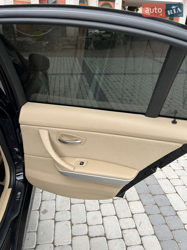 Седан BMW 3 Series 2010 в Львові фото 13 Седан BMW 3 Series 2010 в Львові