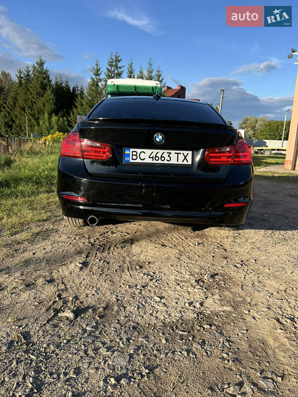 Седан BMW 3 Series 2013 в Новояворовске