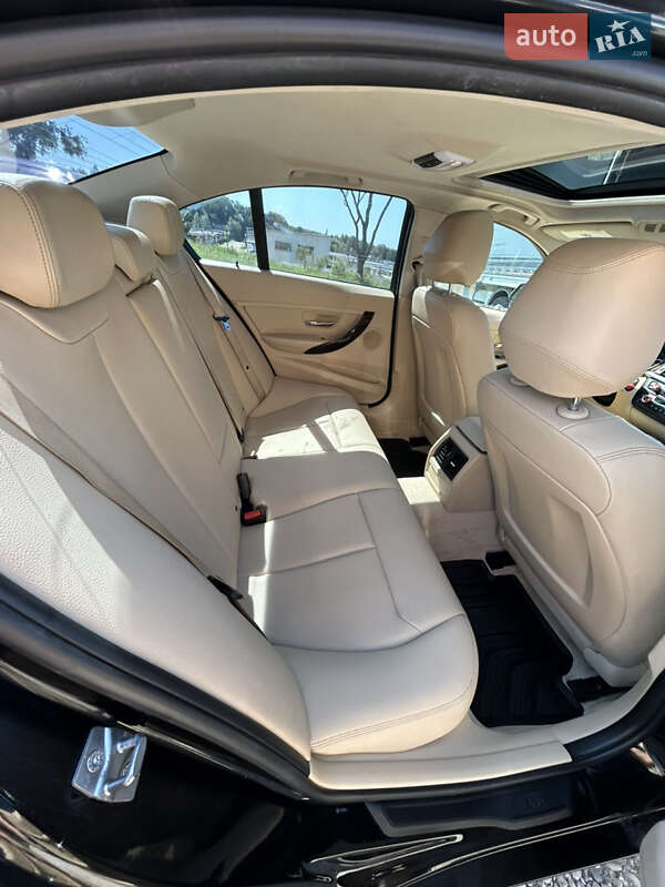 Седан BMW 3 Series 2013 в Новояворовске