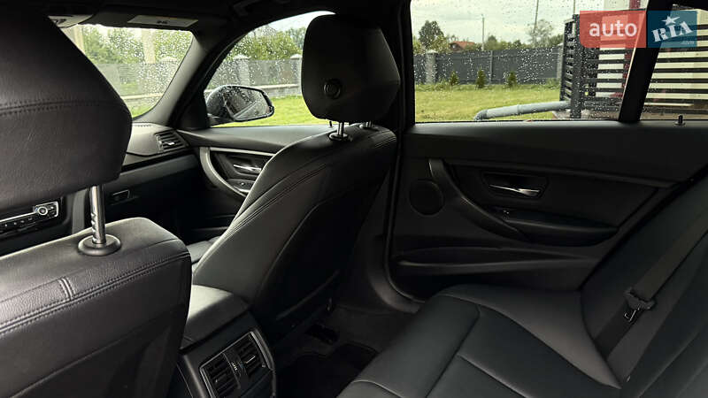 Седан BMW 3 Series 2016 в Коломые